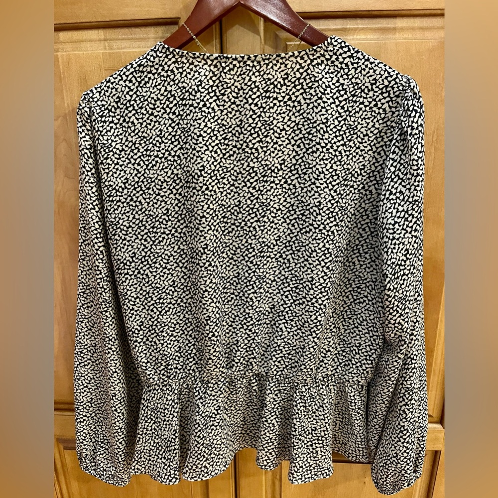 Nine Britton Faux Wrap Patterned Blouse - Size XL - Picture 6 of 9